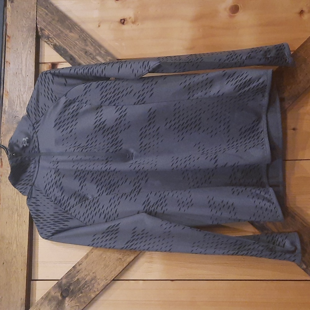 UA pullover